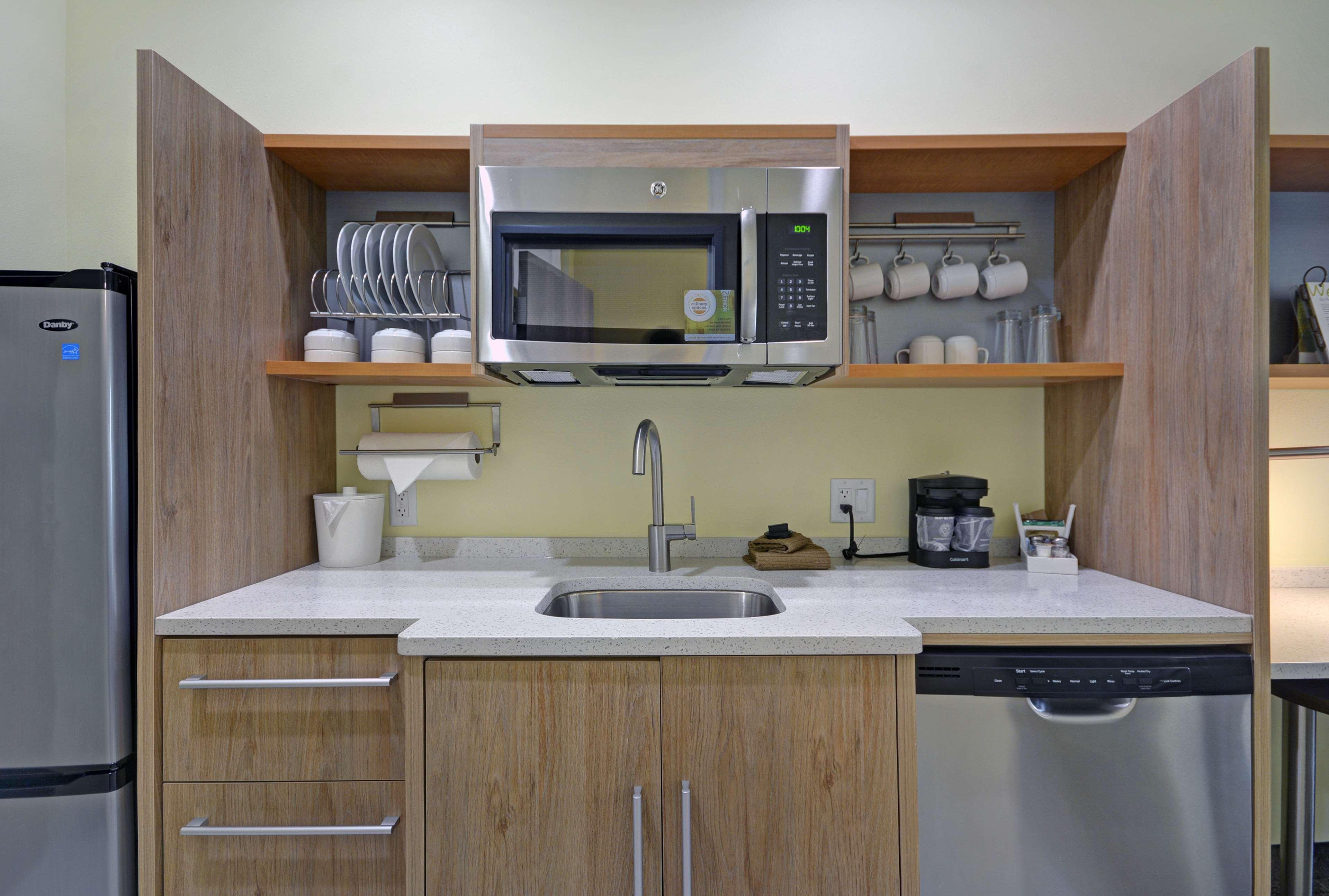 Home2 By Hilton Dallas 3*