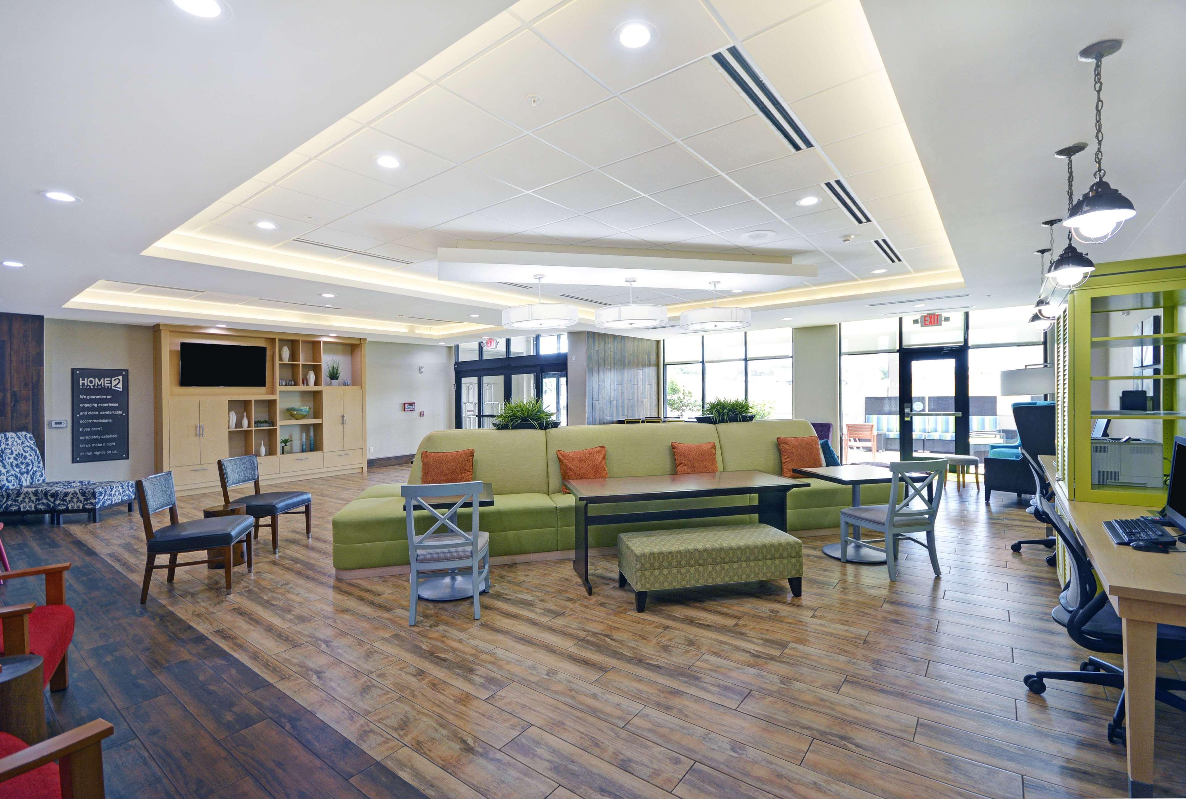 Home2 By Hilton Dallas 3*
