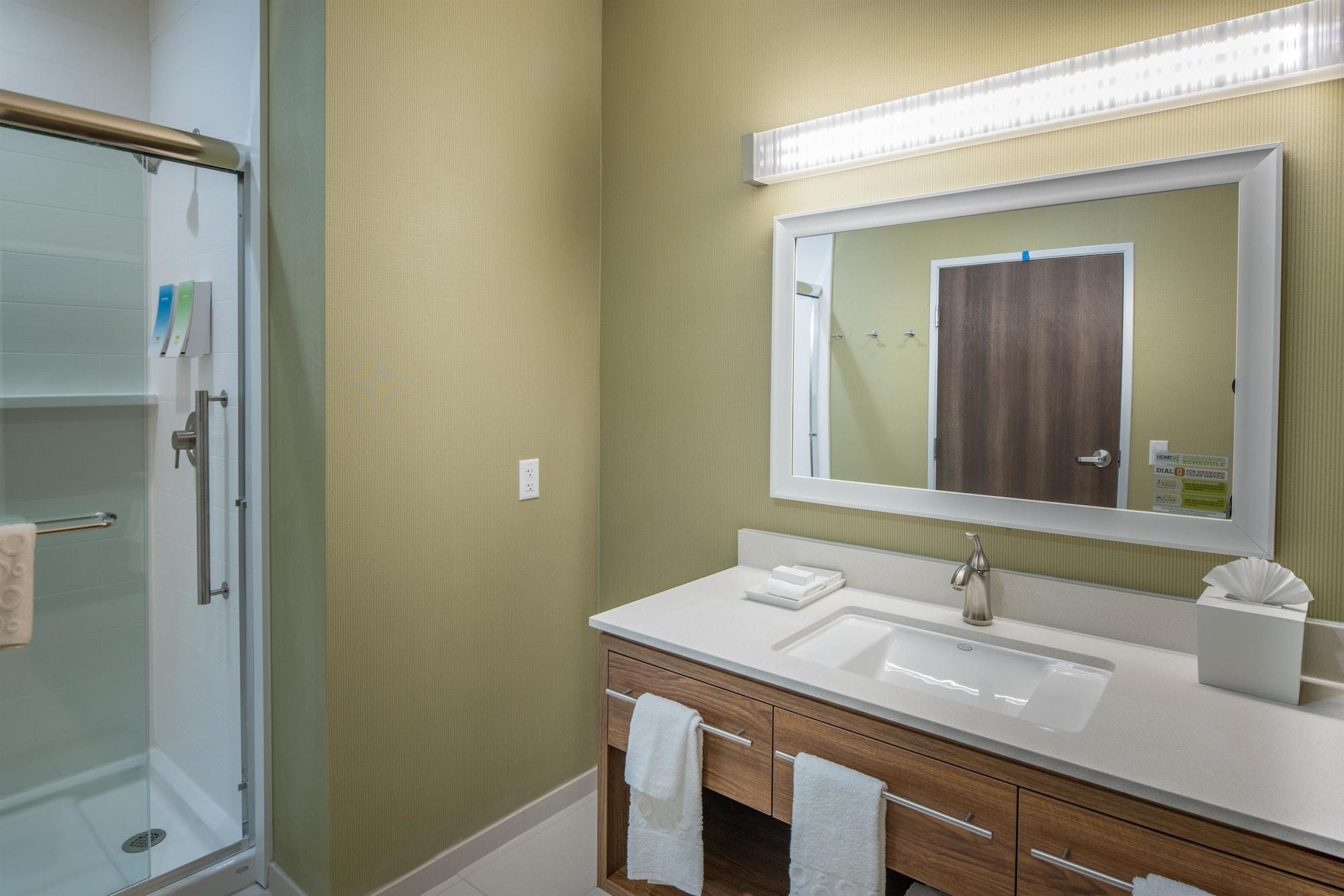 Home2 By Hilton Dallas 3*