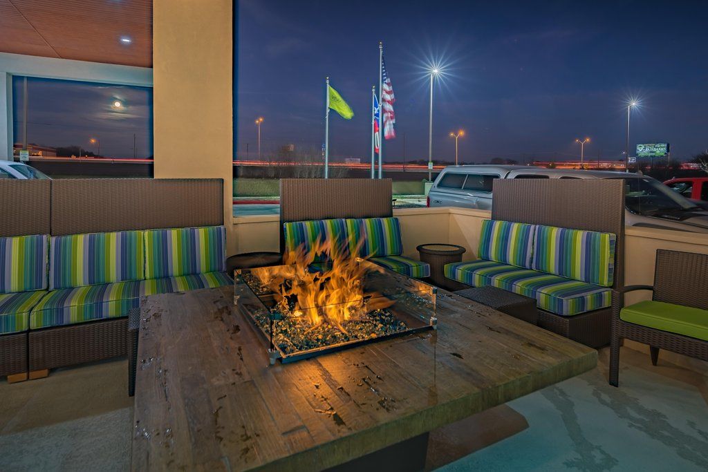 Home2 By Hilton Dallas