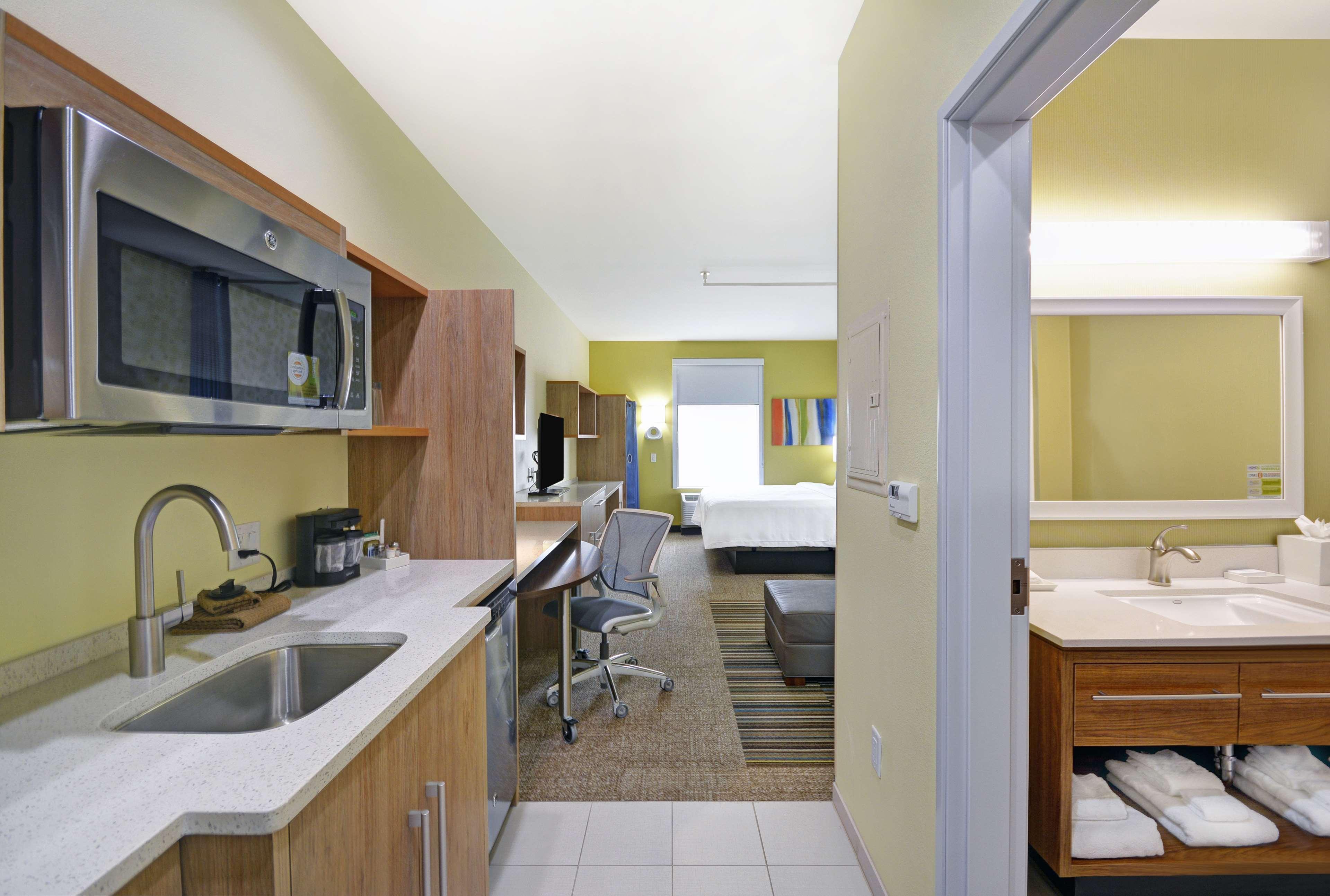 Hotel Home2 By Hilton Dallas