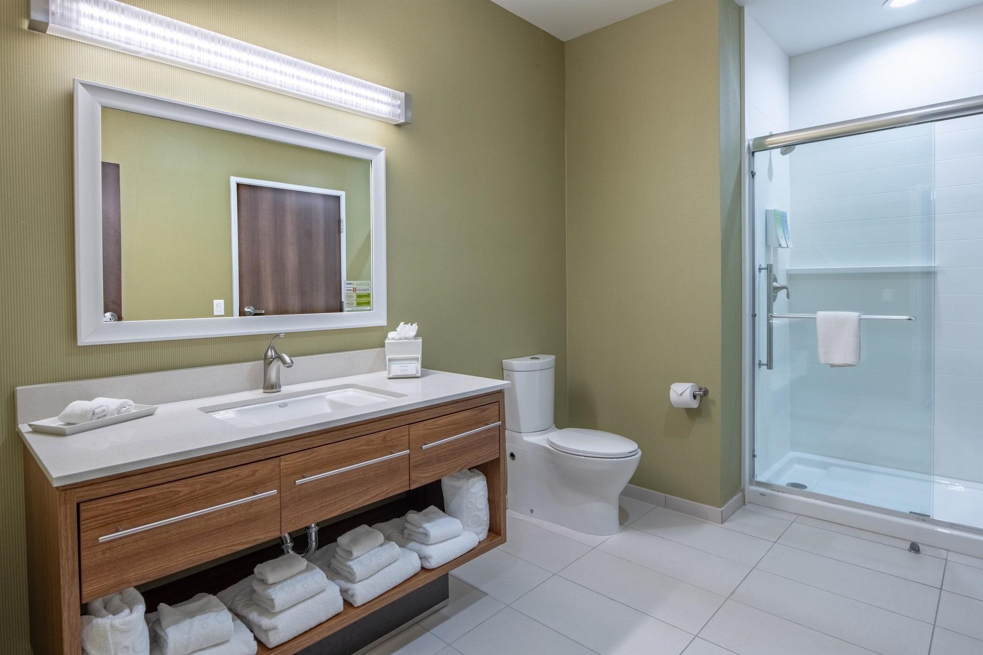 Hotel Home2 By Hilton Dallas