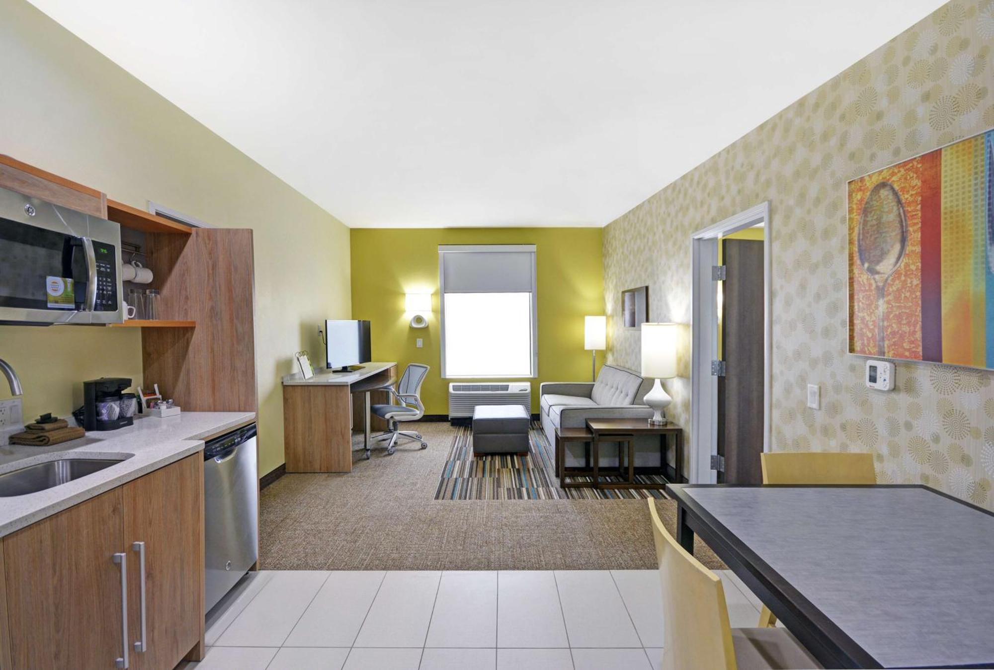 Home2 By Hilton Dallas 3*