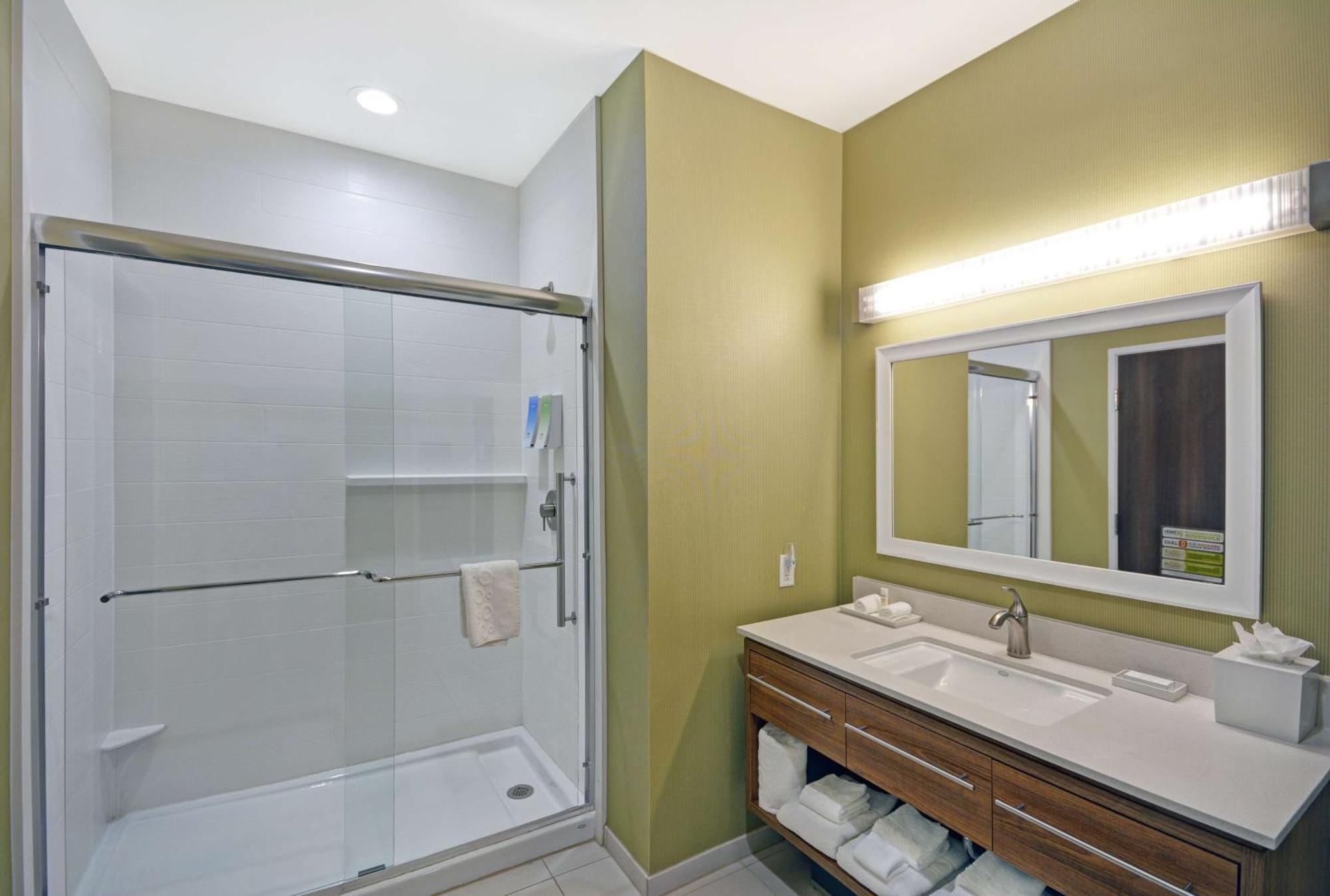 Home2 By Hilton Dallas Hotel 3*